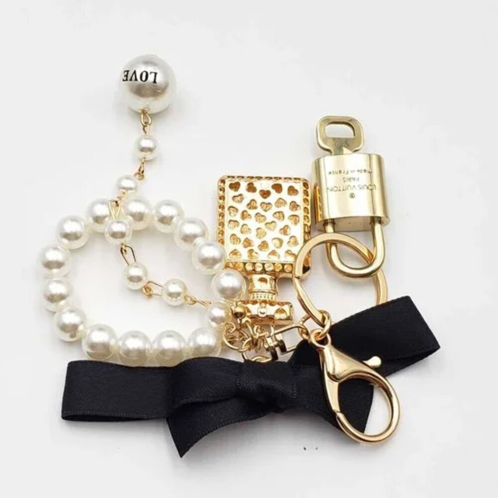 Authentic Louis Vuitton Gold Padlock 🔒 Shiny LV Key + Bag Unbranded Charm - Picture 7 of 7